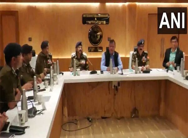 India News | UP Chief Secy, DGP Convene Meeting to Assess Arrangements for Final Phase of Mahakumbh on Shivratri