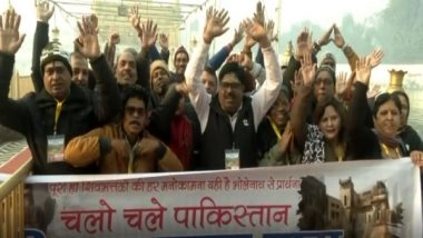 World News | 154 Hindu Pilgrims Leave from Amritsar for Katas Raj Mahadev Temple in Pakistan to Celebrate Mahashivratri.