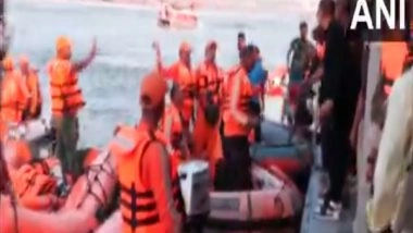 India News | 15 Passengers Rescued After Boat Capsizes Near Arail Ghat in Prayagraj
