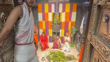 India News | Maharashtra: Devotees Take Holy Dip in Nashik Gange as Mahashivratri Rush Hits Prayagraj