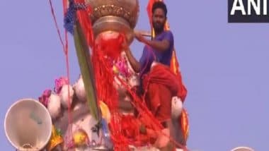 India News | A Large Number of Devotees Throng Popular Temples Across India on Maha Shivratri