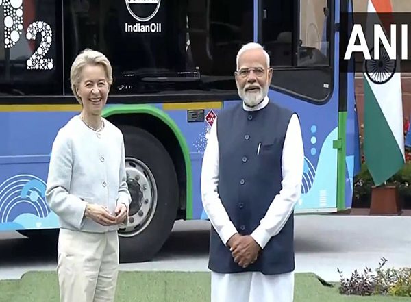 World News | PM Modi Meets with EU Chief Ursula Von Der Leyen in Delhi
