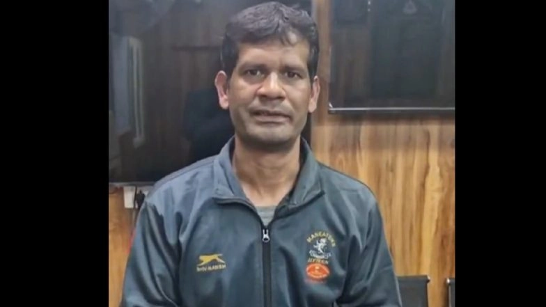 Drunk Man Approaches Police Claiming Finger Inked Before Polling in Delhi