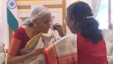 Union Budget 2025: President Droupadi Murmu Feeds ‘Dahi-Cheeni’ to Nirmala Sitharaman Ahead of Budget Speech (Watch Video)