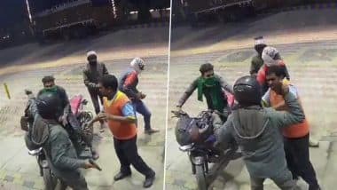 Robbery Caught on Camera in Saharsa: Bike-Borne Men Loot Petrol Pump in Bihar, Flee With INR 25,000; Video Surfaces