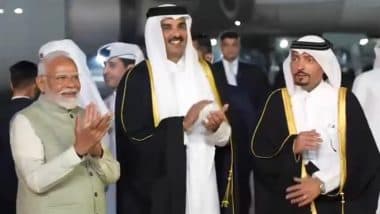 PM Narendra Modi Personally Receives Amir of Qatar Sheikh Tamim Bin Hamad Al-Thani at Delhi Airport in a Special Gesture, Video Surfaces