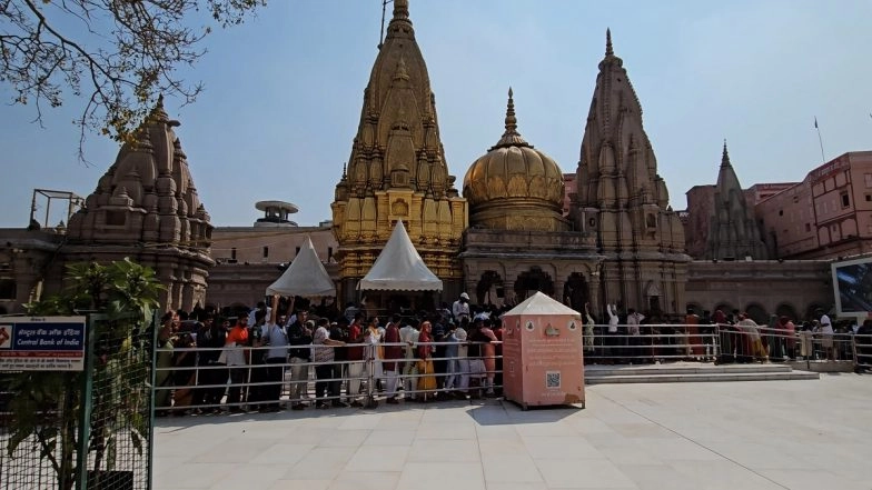 Maha Shivratri: VIP Darshan Suspended at Kashi Vishwanath Temple Due to Mahashivratri Rush
