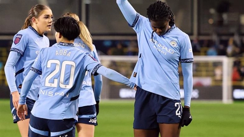 WSL 204-25: Khadija Bunny Shaw Performs Black Power Salute After Receiving Racist Abuse 