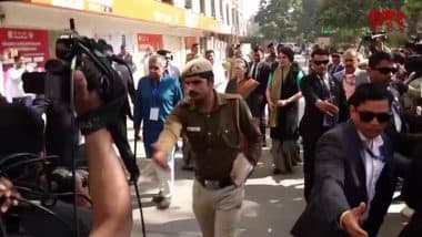 Sonia Gandhi, Priyanka Gandhi Cast Their Votes at Nirman Bhawan for Delhi Assembly Elections 2025 (Watch Video)