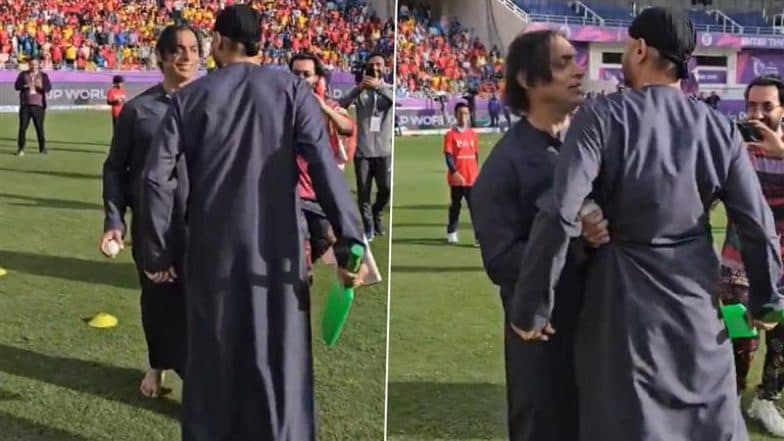 Shoaib Akhtar, Harbhajan Singh Recreate Memorable Spat on the Sidelines of ILT20 2025; Ex-Pakistan Pacer Says 'That's Our Way of Getting Ready for Champions Trophy' (Watch Video)