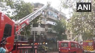 Fire Breaks out at Five-storey Building in Marine Lines