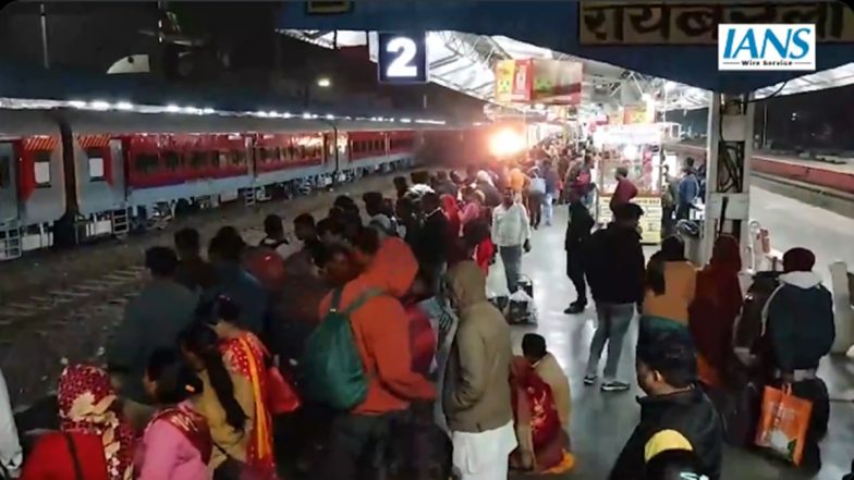 Prayagraj Station Rumours Debunked: Ashwini Vaishnaw Says 'All 8 Stations Fully Functional, Lakhs of Pilgrims Reaching Home Safely Daily'