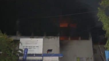 Navi Mumbai Fire: Blaze Erupts at MIDC Area in Maharashtra’s Shiravane, 10 Fire Tenders at Spot (Watch Videos)