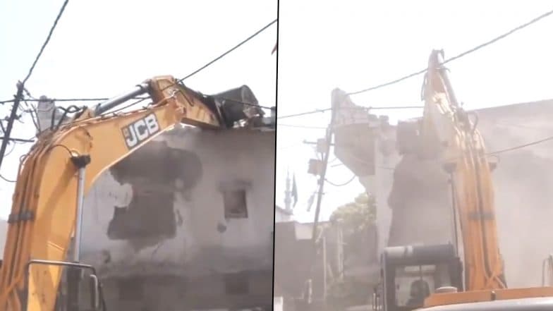 Faheem Khan House Demolished: JCB Deployed To Raze ‘Illegal’ Building of Prime Accused in Nagpur Violence Case (Watch Video)