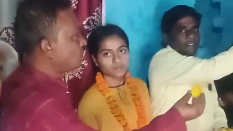 BSEB Class 12 Result 2025 Topper: Auto Driver슬롯사이트s Daughter Roshni Kumari Tops Bihar Board Exams in Commerce Stream (Watch Video)