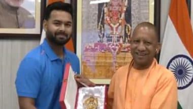 Uttar Pradesh Chief Minister Yogi Adityanath Interacts and Greets Lucknow Super Giants Team Ahead of IPL 2025