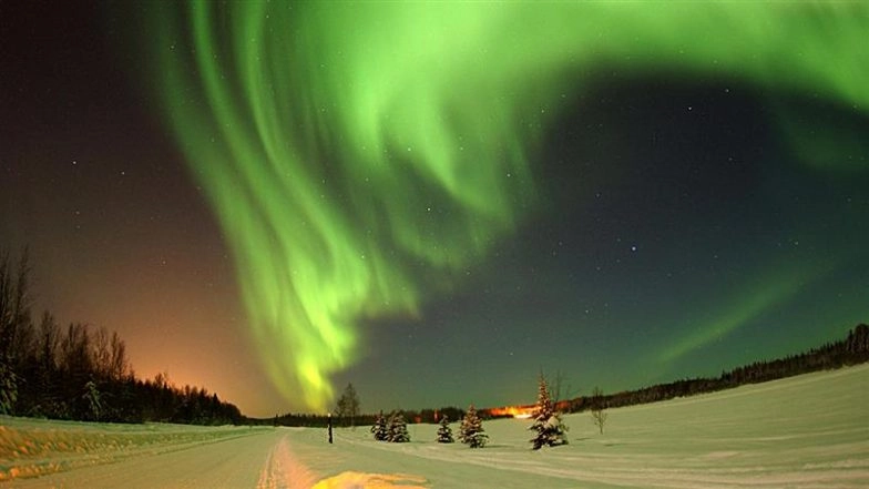 Northern Lights To Be Visible This Week: Where and How To Catch the Best View of Aurora Borealis? Everything To Know About the Magical Phenomenon As Spring Equinox Effect Begins