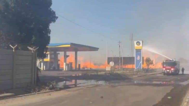 Gujarat Fire: Blaze Erupts at Wood Company Near Gandhidham Bhachau Highway Petrol Pump in Kutch (Watch Video)