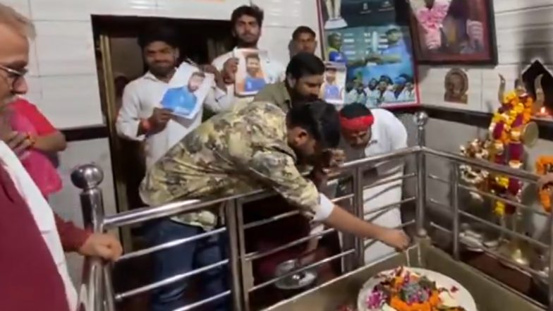 IND vs AUS ICC Champions Trophy 2025: Cricket Fans in Varanasi Offer Prayers for India’s Win Against Australia in Semi-Final (Watch Video)