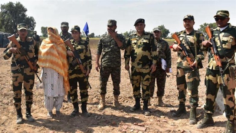 Rajasthan: BSF Hand Over Pakistani Woman to Pakistan Rangers at Anupgarh Border (See Pic)