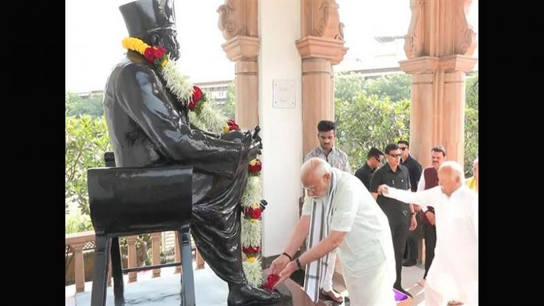 Nagpur: PM Modi Pays Floral Tribute to Keshav Baliram Hedgewar 