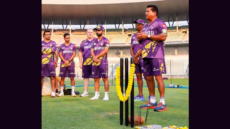Kolkata Knight Riders Perform Traditional Pooja at Eden Gardens Before Training, Concludes IPL 2024 Trophy Tour in Iconic Yellow Ambassador Taxi