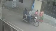 Chain Snatching Caught on Camera in Bengaluru: 2 Bike-Borne Men Snatch Woman&rsquo;s Chain in Broad Daylight in Upkar Layout, CCTV Video Goes Viral