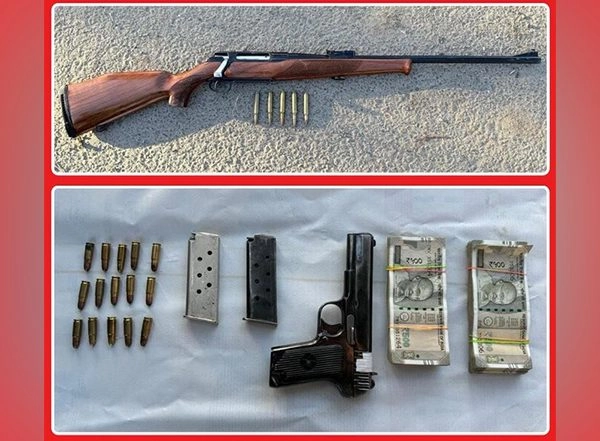 India News | Punjab Police Arrest Two Notorious Drug Traffickers; Sieze Weapons, Cash