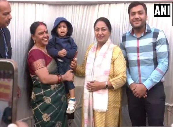 India News | Delhi CM Rekha Gupta Holds 'Jan Milan Samaroh' at Residence