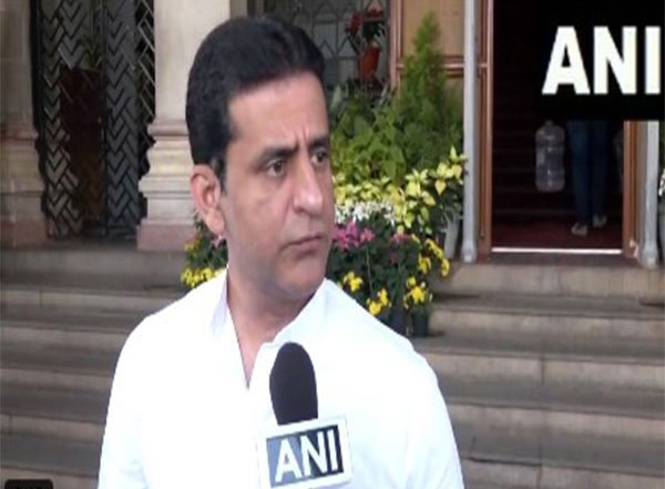 India News | Congress' Rizwan Arshad Defends Mohammed Shami, Says 'primary Duty is to Play for Country'