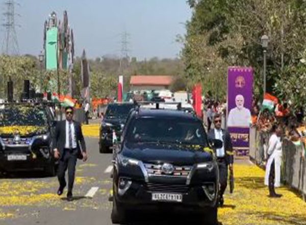 India News | PM Modi Holds Massive Roadshow in Silvassa