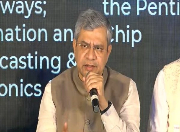 Business News |  IT Minister Ashwini Vaishnaw Challenges TCS, Infosys, Wipro to Develop Indigenous Mobile OS