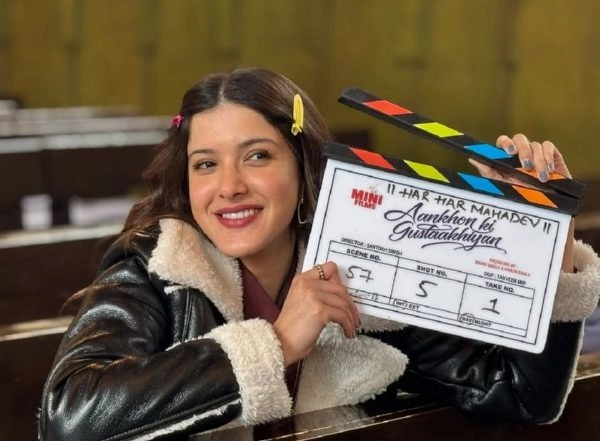 Entertainment News | Shanaya Kapoor Shares BTS Pictures from the Sets of 'Aankhon Ki Gustaakhiyan'