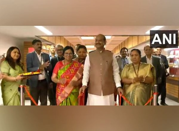 India News | Om Birla Inaugurates Exhibition Depicting Women Members of Constitution Assembly in Parliament House Annexe