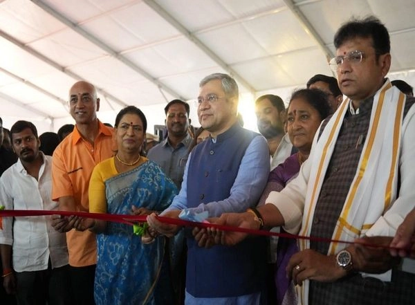 India News | Ashwini Vaishnaw Lays Foundation for 4 Manufacturing Units in Telangana's Mahbubnagar