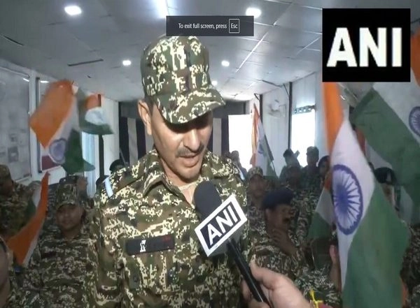 India News | Jammu and Kashmir: CRPF Jawan Cheer for India Ahead of IND Vs NZ Final in ICC Champions Trophy