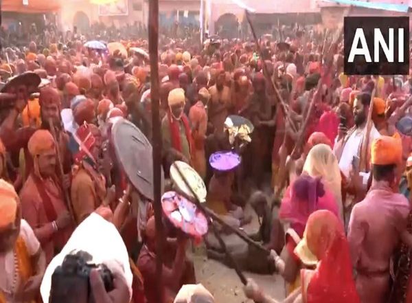 Business News | Economic Impact of Holi Festival on Trade: Business Expected to Surpass Rs 60,000 Crore This Year