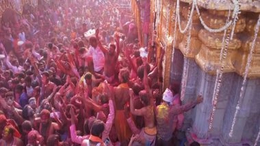 India News | Devotees Celebrate Rangbhari Ekadashi Festival in Kashi Vishwanath Temple