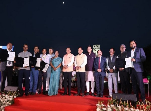India News | Inland Waterways Authority of India and Delhi Govt Ink Pact to Boost Cruise Tourism on Yamuna River