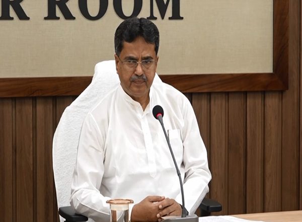 India News | Tripura CM Manik Saha Chairs High-level Review Meeting with DMs, Collectors, Other Officials