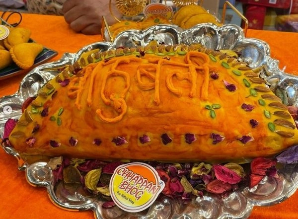 Entertainment News | Lucknow Sweet Shop Enters India Book Of Records for Making Largest Gujiya Ahead of Holi