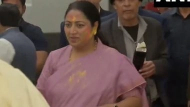 India News | Delhi CM Rekha Gupta Celebrates Holi with Asha Kiran Shelter Home Inmates