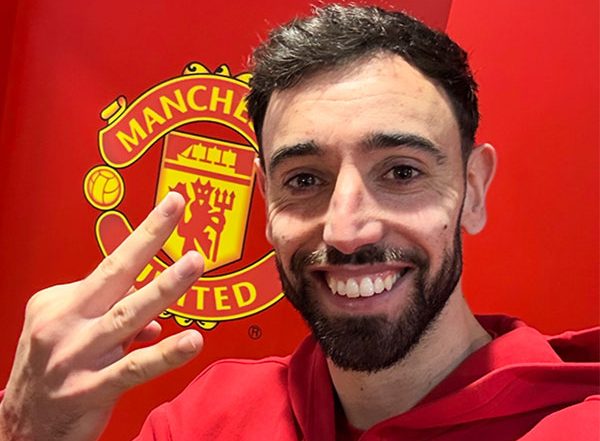 Sports News | Bruno Fernandes Hat-trick Keeps Manchester United's Europa League Hopes Alive