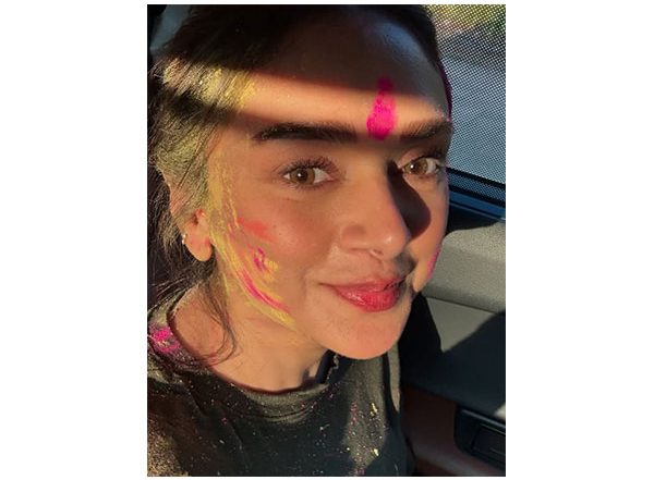 Entertainment News | Holi 2025: Aditi Rao Hydari Flaunts Her Face Smeared with Gulaal