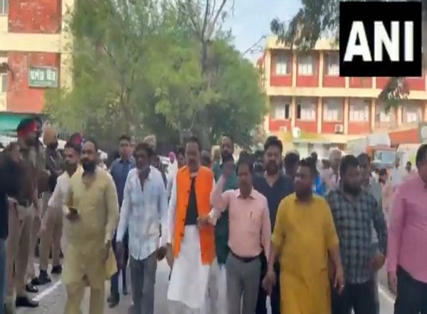India News | Punjab: Shiv Sena Workers Protest in Moga After Party Leader Shot Dead