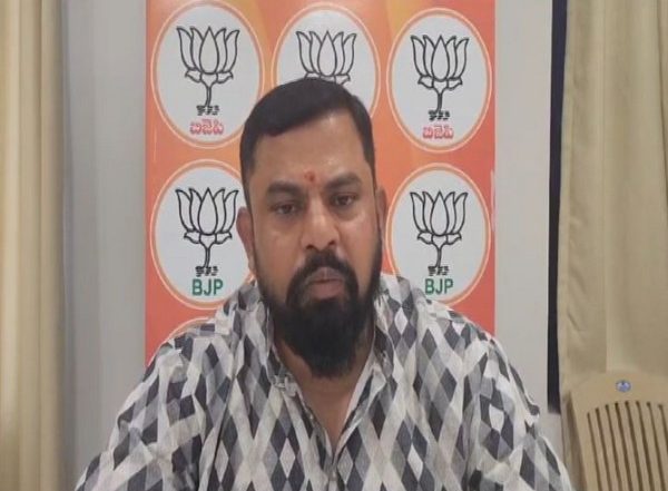 India News | Telangana BJP MLA T Raja Singh Urges Centre to Halt Further Expenditure on Aurangzeb's Tomb