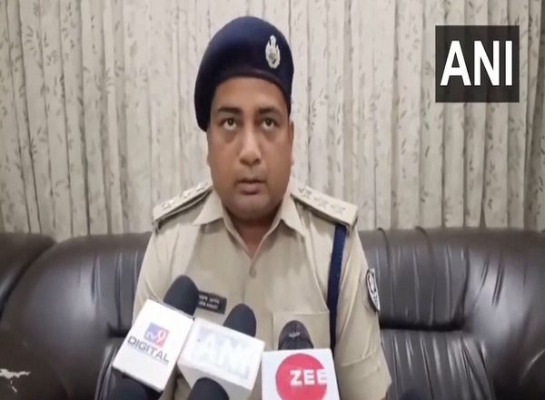 India News | Bihar: 5 Police Personnel Injured After Villagers Pelt Stones at Vehicle in Bhagalpur