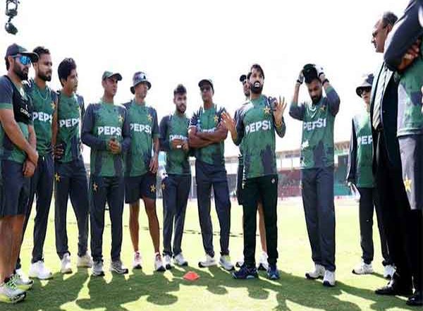 Sports News | Pakistan Men's Worst Defeat in T20I After Getting Bowled out for 91 Runs Against New Zealand