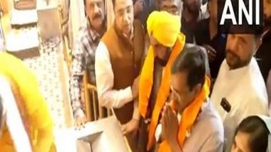 India News | Punjab: Arvind Kejriwal Offers Prayers at Durgiana Temple in Amritsar