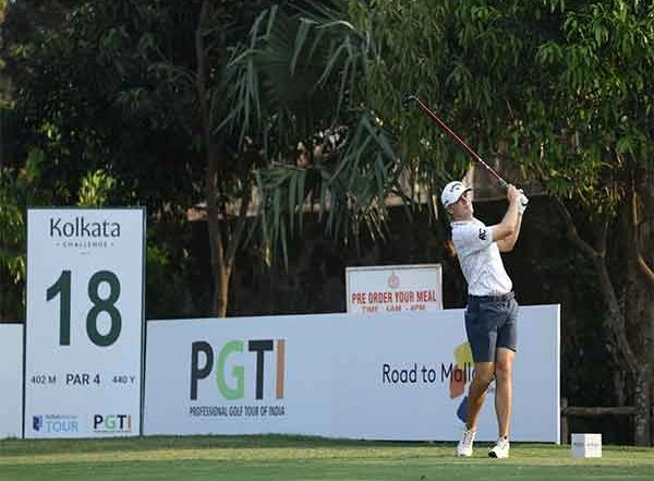 Sports News | Englishman Joshua Berry Moves into the Sole Lead After a Late Flourish on Day Three